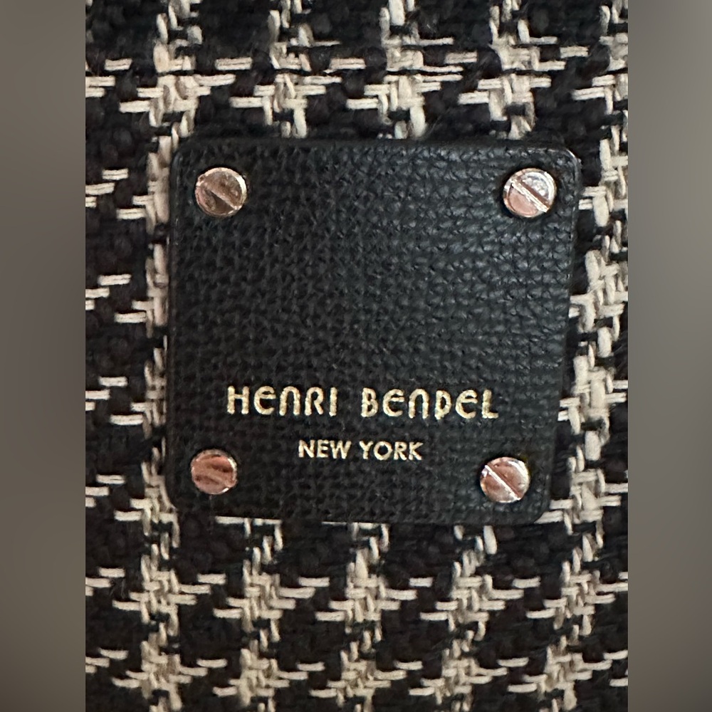Beautiful 2018 Henri Bendel Houndstooth Jetsetter Convertible Tweed Backpack EUC - Picture 4 of 10
